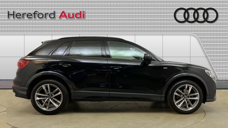 Audi Q3 35 TFSI Black Edition 5dr Petrol Estate